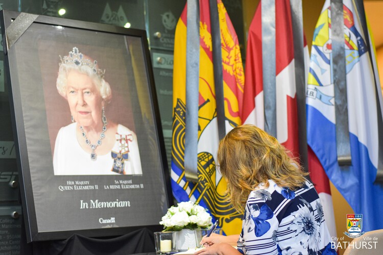 Livre de condoléances pour sa majesté la reine Elizabeth II